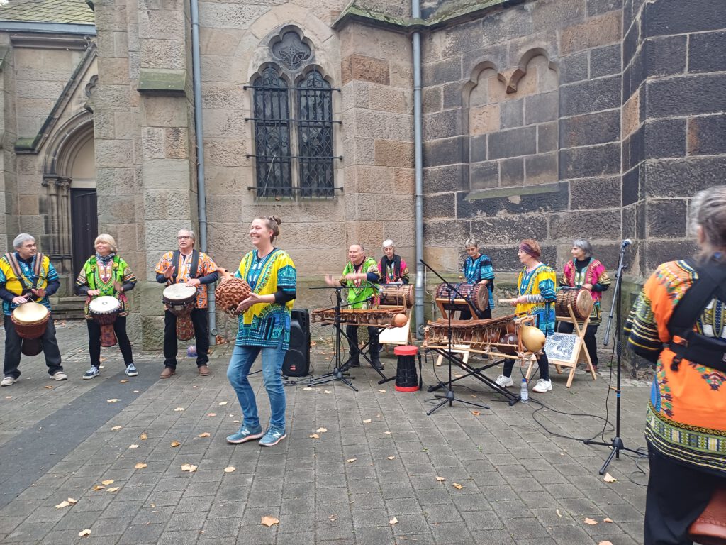 Ya Ya Nène – Groovige westafrikanische Rhythmen und Lieder